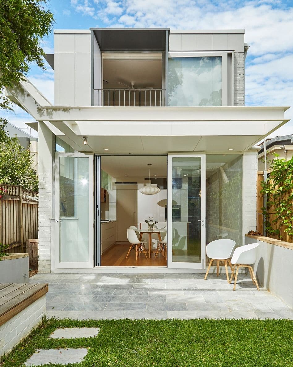 Desain Fasad Kaca Untuk Tampilan Rumah Lebih Cantik Dan Modern